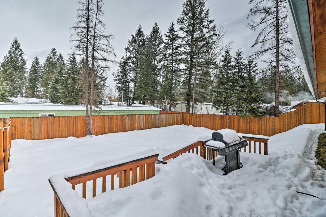 Hungry Horse Cabin Deck, Fire Pit, Near Glacier! Exterior photo